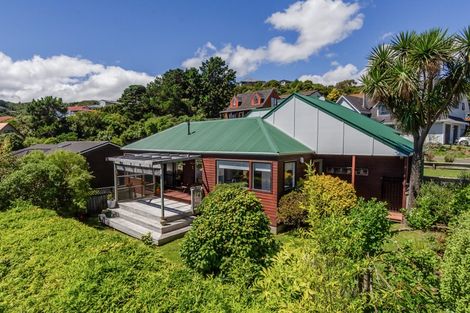 Photo of property in 1 Kinnel Grove, Papakowhai, Porirua, 5024