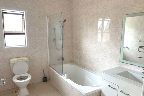 Photo of property in 23 Margan Avenue, New Lynn, Auckland, 0600