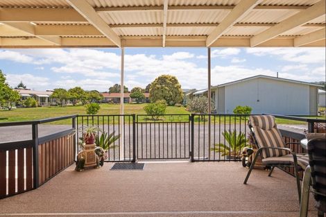 Photo of property in Orange Grove Flats, 2/549 Childers Road, Te Hapara, Gisborne, 4010