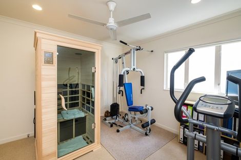 Photo of property in 6 Roslyn Road, Bluff Hill, Napier, 4110