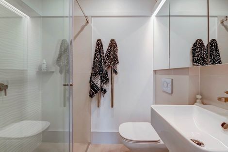 Photo of property in 65 Vipond Road, Stanmore Bay, Whangaparaoa, 0932