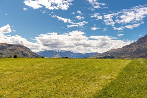 Photo of property in 33 Cappie Drive, Jacks Point, Queenstown, 9371