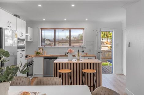 Photo of property in 44 Rimu Street, New Lynn, Auckland, 0600