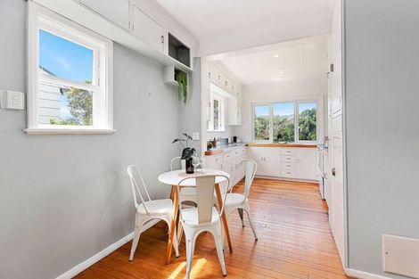 Photo of property in 7 Tainui Terrace, Tawa, Wellington, 5028