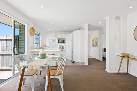 Photo of property in 174 Doncaster Drive, Papamoa Beach, Papamoa, 3118