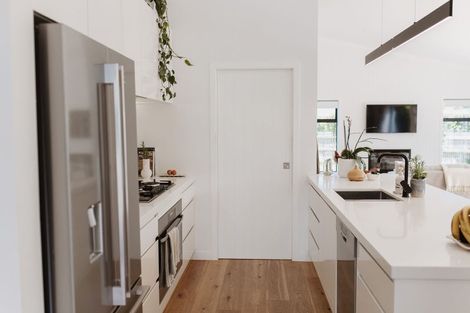 Photo of property in 72 Waipunahau Road, Waikanae, 5036