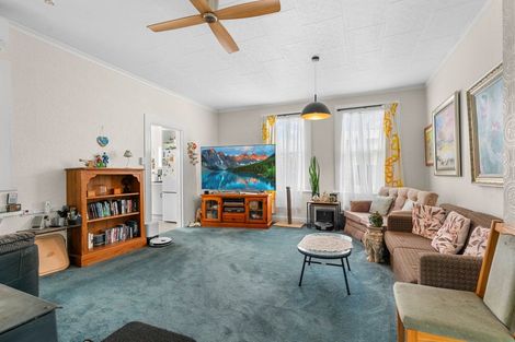 Photo of property in 10 Franklin Road, Paparoa, 0571