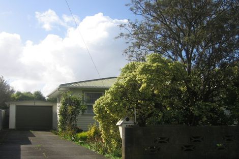 Photo of property in 75 Sutherland Crescent, Westbrook, Palmerston North, 4412