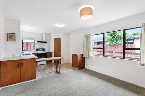 Photo of property in 6 Youngs Road, Papakura, 2110