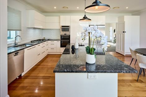 Photo of property in 7 Fairfield Avenue, Fairfield, Lower Hutt, 5011
