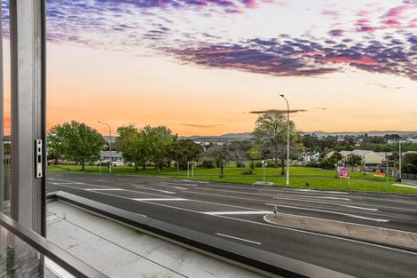 Photo of property in 102/1 Buscomb Avenue, Henderson, Auckland, 0610