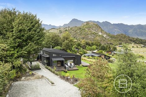 Photo of property in 18 Lookout Drive, Mount Creighton, Queenstown, 9371