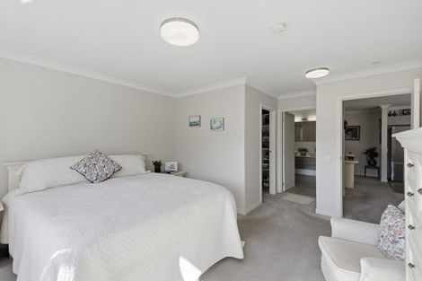 Photo of property in 37 Parkside Drive, Orewa, 0931