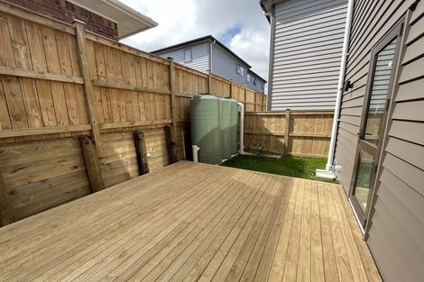 Photo of property in 1/24 Pigeon Mountain Road, Half Moon Bay, Auckland, 2012