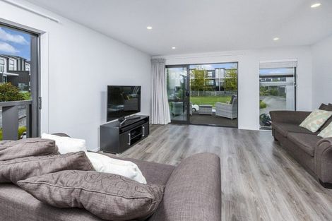 Photo of property in 1 Carder Court, Hobsonville, Auckland, 0618