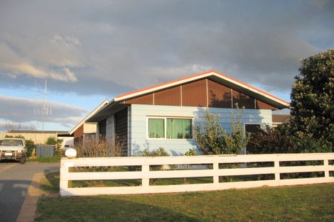 Photo of property in 212 Rangi Avenue, Whangamata, 3620