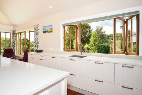 Photo of property in 559 Taurau Valley Road, Muriwai, Manutuke, 4072