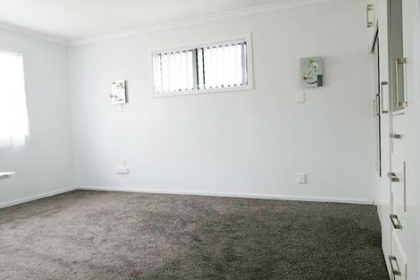 Photo of property in 18 Jamaica Place, Blockhouse Bay, Auckland, 0600