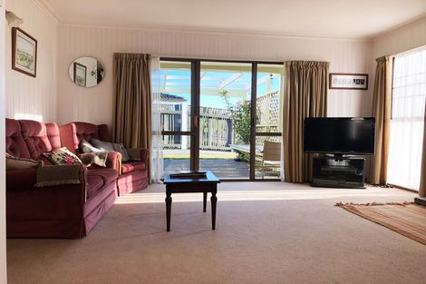 Photo of property in 8 Dunallen Avenue, Marton, 4710