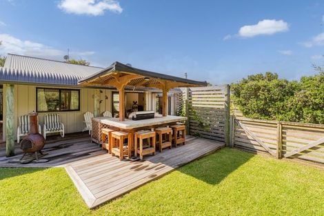 Photo of property in 616 Matarangi Drive, Matarangi, Whitianga, 3592