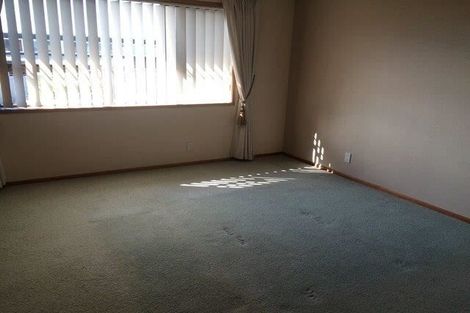 Photo of property in 1/37 Takutai Avenue, Half Moon Bay, Auckland, 2012