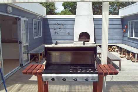 Photo of property in 2 Nicholas Street, Te Horo Beach, Otaki, 5581