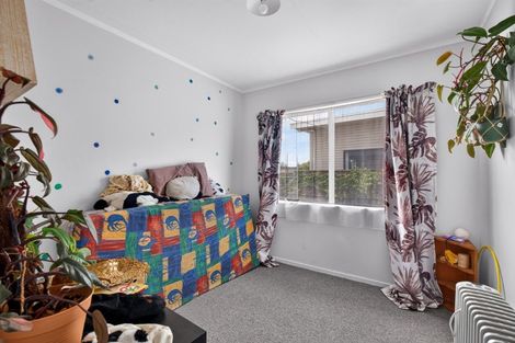 Photo of property in 28 Cranby Crescent, Onekawa, Napier, 4110