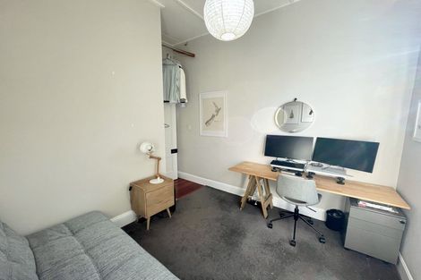 Photo of property in 45 Fairview Crescent, Kelburn, Wellington, 6012