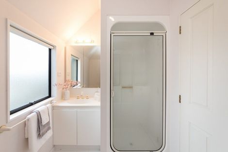 Photo of property in 15a Phoenix Avenue, Hokowhitu, Palmerston North, 4410