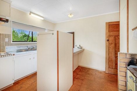 Photo of property in 96 Pomona Road, Kumeu, 0891