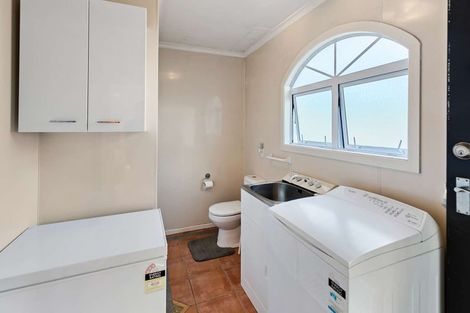 Photo of property in 83 Broadway, Stratford, 4332