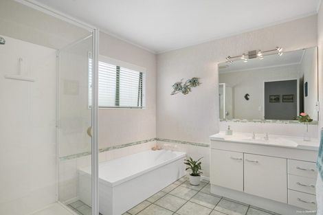 Photo of property in 14 Sunhill Road, Sunnyvale, Auckland, 0612