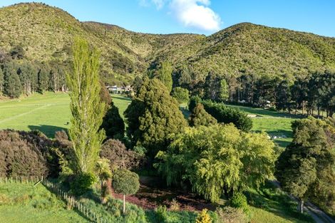 Photo of property in 113 Bucks Road, Tauwharenikau, Featherston, 5773