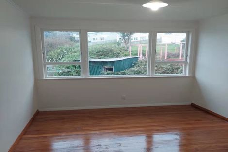 Photo of property in 28 Durham Street, Cannons Creek, Porirua, 5024