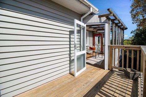 Photo of property in 162 Seaview Road, Westown, New Plymouth, 4310