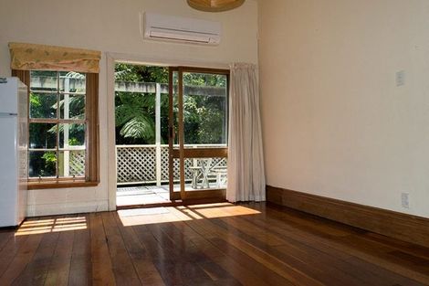 Photo of property in 90 Glenmore Street, Northland, Wellington, 6012