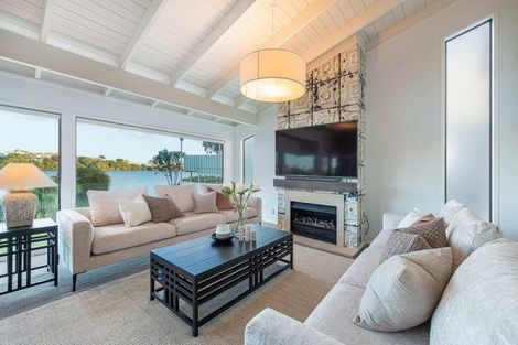 Photo of property in 35 Sylvan Park Avenue, Milford, Auckland, 0620