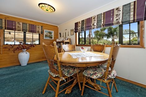 Photo of property in 188 Shaw Road, Oratia, Auckland, 0604