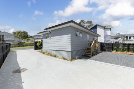 Photo of property in 58a Cedar Heights Avenue, Massey, Auckland, 0614
