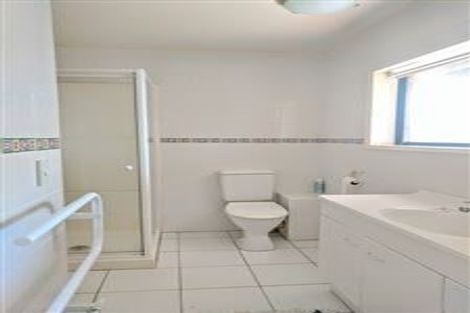 Photo of property in 2/1 Frieston Road, Milford, Auckland, 0620