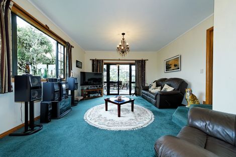 Photo of property in 188 Shaw Road, Oratia, Auckland, 0604