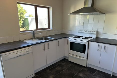 Photo of property in 8 Callender Terrace, Paraparaumu Beach, Paraparaumu, 5032