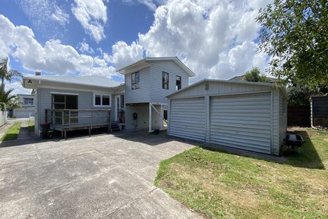 Photo of property in 32 Queensway, Three Kings, Auckland, 1024