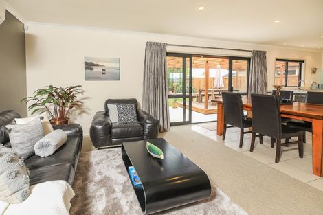 Photo of property in 5 Waltham Place, Rototuna North, Hamilton, 3210