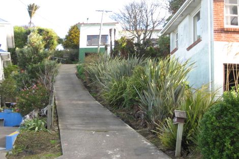 Photo of property in 84 Marine Parade, Bluff, 9814