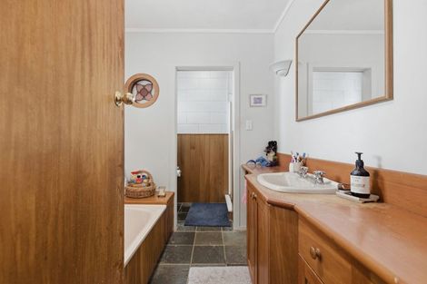 Photo of property in 132 Town Point Road, Maketu, Te Puke, 3189