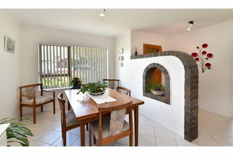 Photo of property in 37 Centreway Road, Orewa, 0931