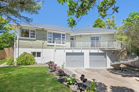 Photo of property in 5 Turville Crescent, Newlands, Wellington, 6037