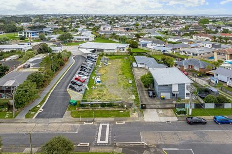 Photo of property in 5 Toru Street, Te Atatu Peninsula, Auckland, 0610