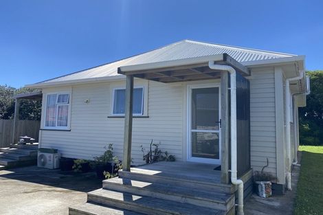 Photo of property in 18a Hutchins Street, Waitara, 4320
